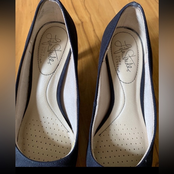 Life Stride Womens Navy Pumps - Picture 4 of 8